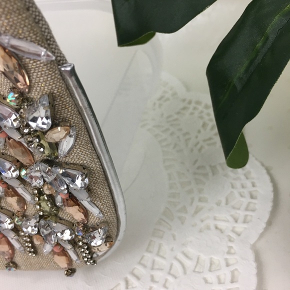 🍄 SOLD 🌿Lovely NWT Rhinestone Linen Wristlet - Picture 5 of 6